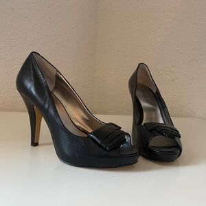 NINE WEST open toed heels